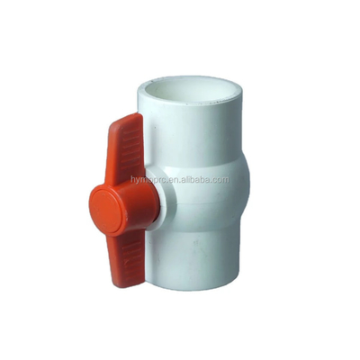 ASTM DIN 標準 白色 PVC ボールバルブ すべてのサイズで 1.5 インチサイズと赤いハンドル