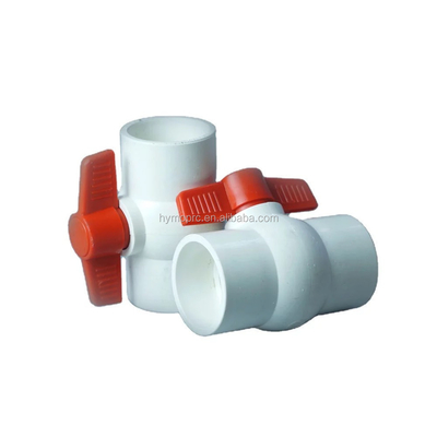 ASTM DIN 標準 白色 PVC ボールバルブ すべてのサイズで 1.5 インチサイズと赤いハンドル