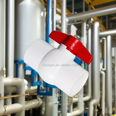 ASTM DIN 標準 白色 PVC ボールバルブ すべてのサイズで 1.5 インチサイズと赤いハンドル