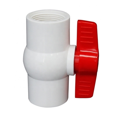 OEM ODM 3/2 PVC ボールバルブ 水媒体のソケット接続 一般用途